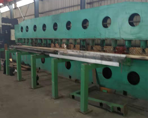 交城聯(lián)宇鋼模板廠：定型組合大鋼模板施工工藝要點？